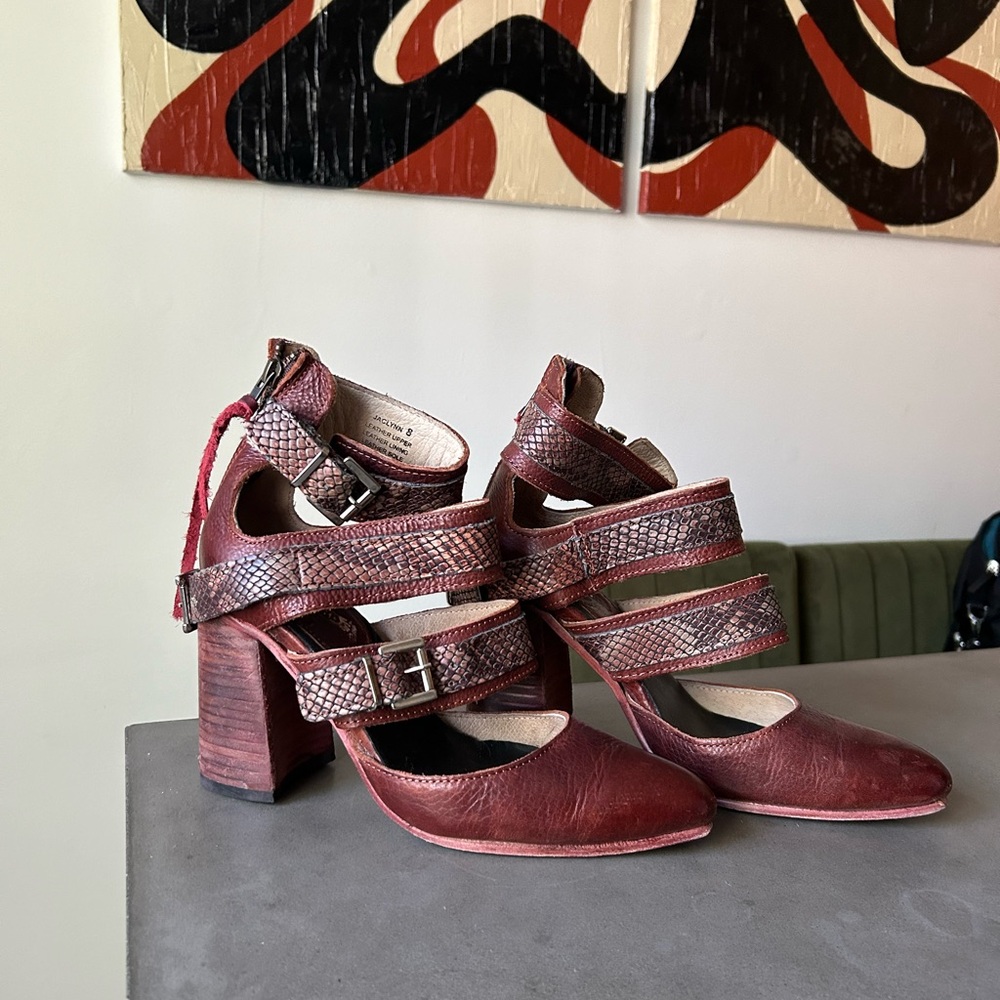 Women's Strappy Heeled Sandals - Red